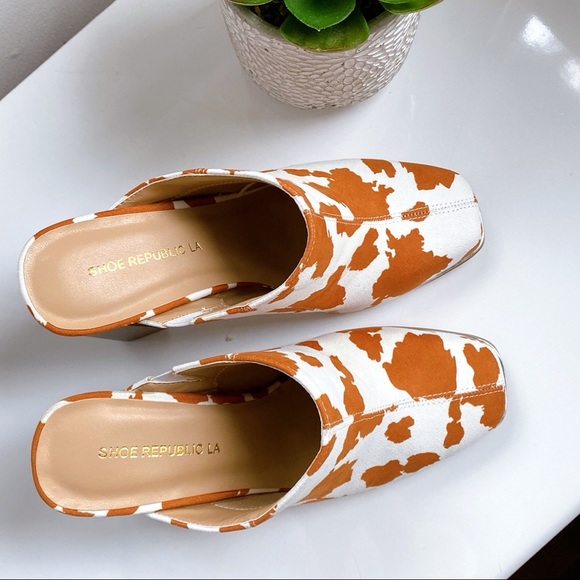 🍂 COW PRINT FAUX SUEDE STITCHED CHUNKY HEEL MULES - Picture 13 of 16